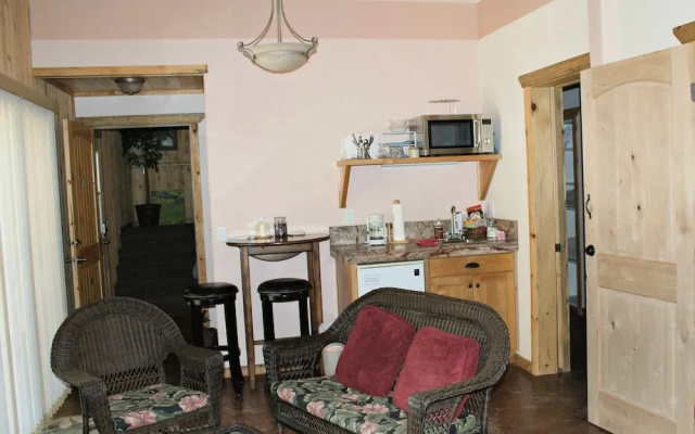 DiamondStone Guest Lodges