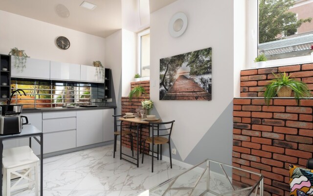 Studio on Dluga Street by Renters