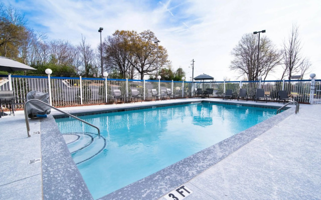 Fairfield Inn and Suites by Marriott Atlanta Airport North