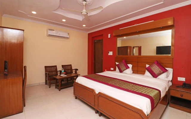 OYO 10661 DSR Classic