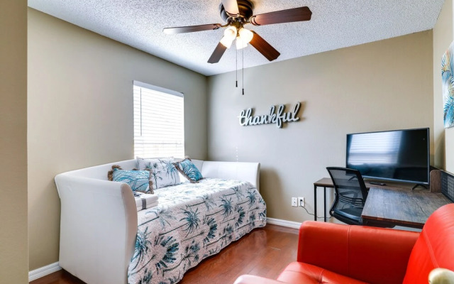 Apollo Beach Vacation Rental w/ Private Pool!