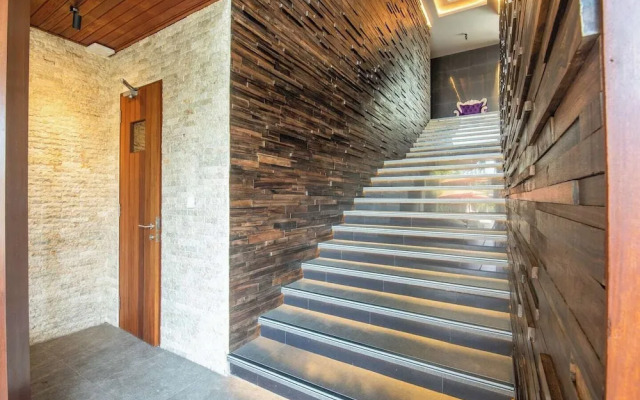 Exquisite 5BR Villa: Premier Luxury in Seminyak