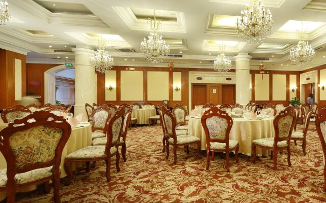 Dragon Lake Princess Hotel