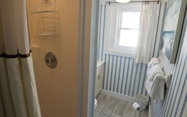 Georgianne Inn & Suites