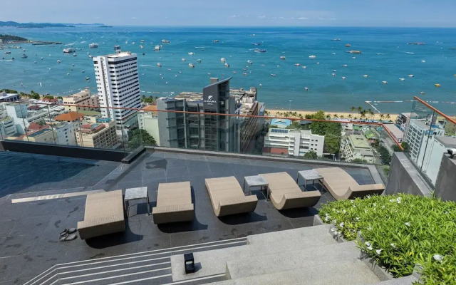 Sea View Edge Central Pattaya