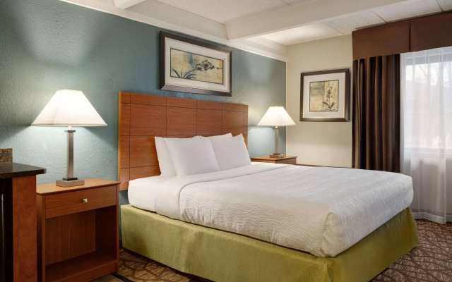 AmericInn by Wyndham Grand Rapids Airport North