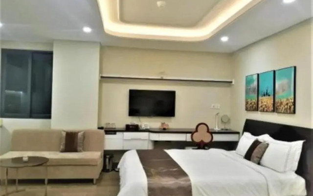 Golden Tree Hotel & Apartment By Zuzu