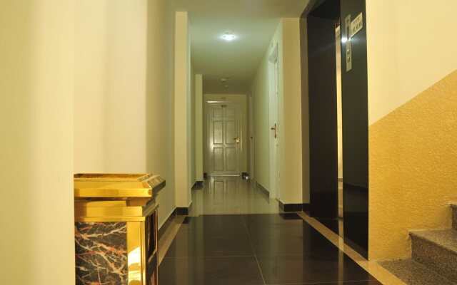 Lee Park Hotel
