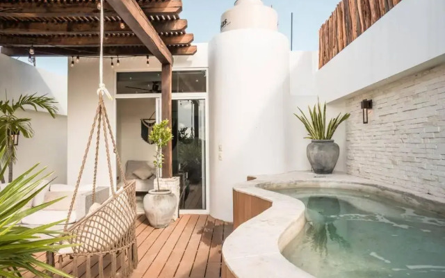 Spacious3BR*Private Rooftop/Jacuzzi*Great location