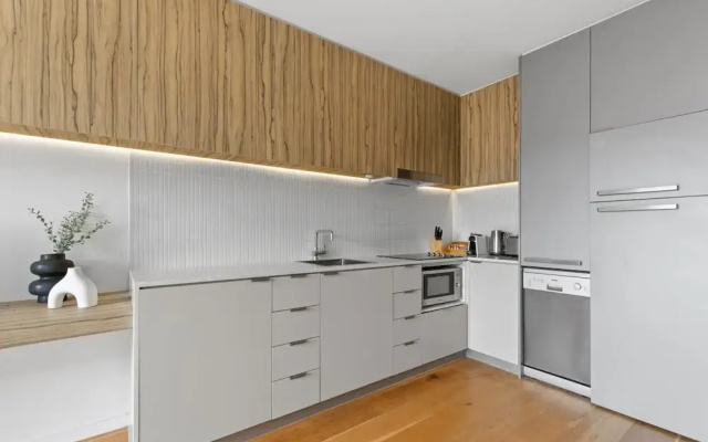 Lovely 1-bed With Balcony in St Kilda's Heart