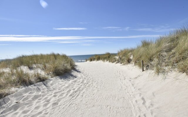 Spacious Apartment near Sea in Graal-Muritz