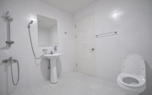 Slow Citi Guesthouse - Hostel