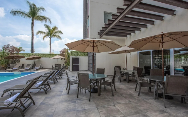 Holiday Inn Express and Suites Celaya