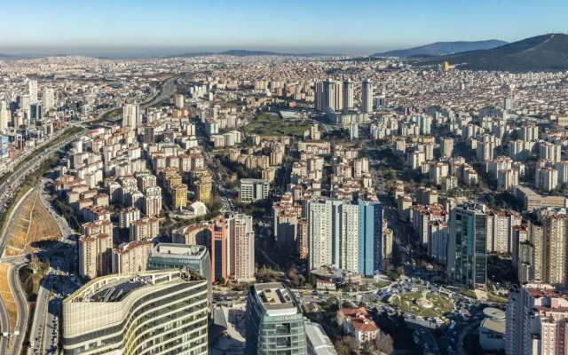 Studio Flat With Panoramic City View in Atasehir