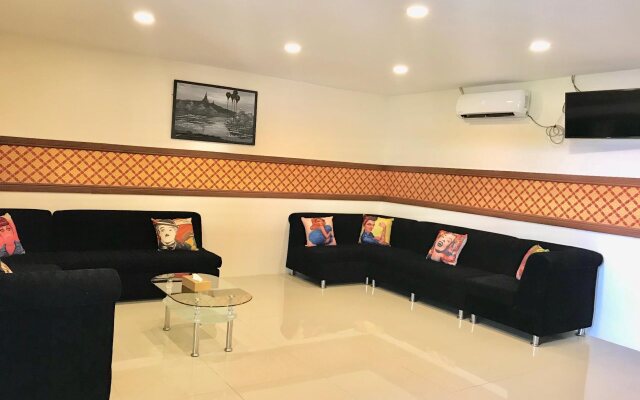 Elegant Hotel Pyi Thar Yar