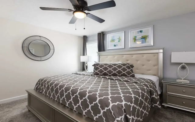 Greenview 8BR Home Private Theater Pool/spa/games