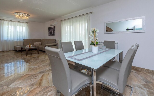 Nice Home in Buje With Wifi and 2 Bedrooms