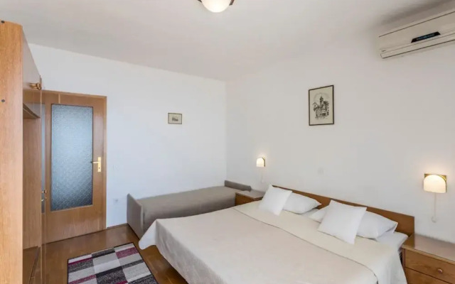 Vedra- Free Parking and Close to the Beach - A1