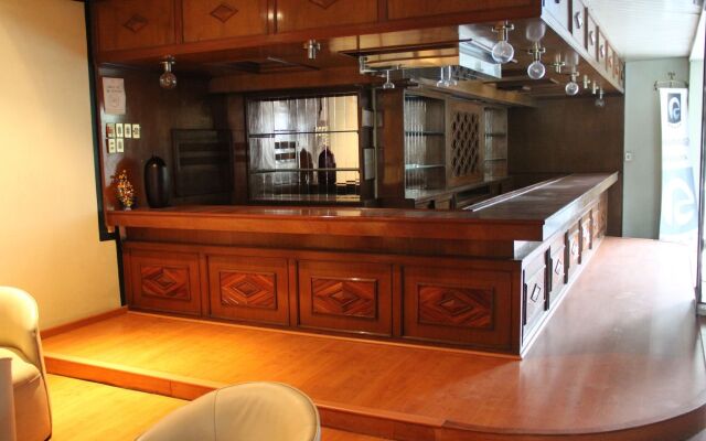 Hotel Parador Del Rio