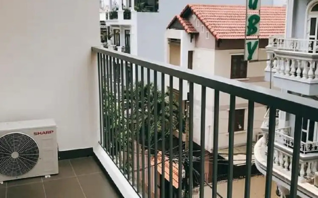 Crown Apartment