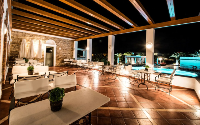 Porto Naxos Hotel