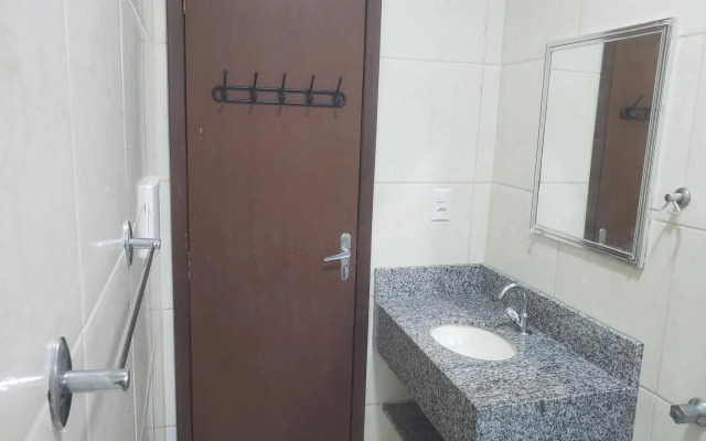 Apto 1 quarto, Centro de Bombinhas, 130 metros da praia.