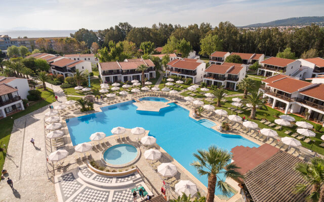 Golden Coast Hotel & Bungalows - All Inclusive