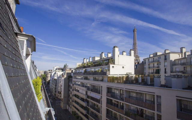 Designer Stay - Eiffel Tower