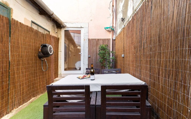 Bairro Alto Bronze of Art Apartments