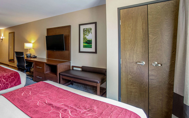 Comfort Suites Fishkill near Interstate 84