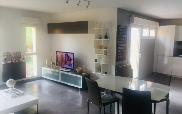 Design Standing Apt In Aix
