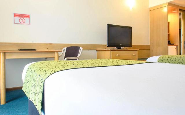 Acacia Court Hotel
