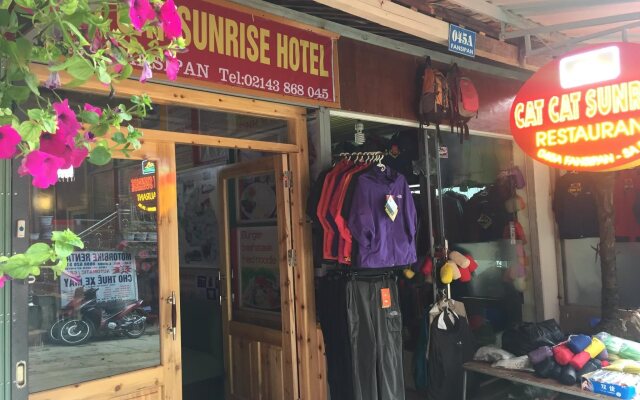 Cat Cat Sunrise Hotel