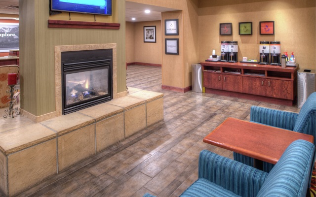 Hampton Inn & Suites Plymouth