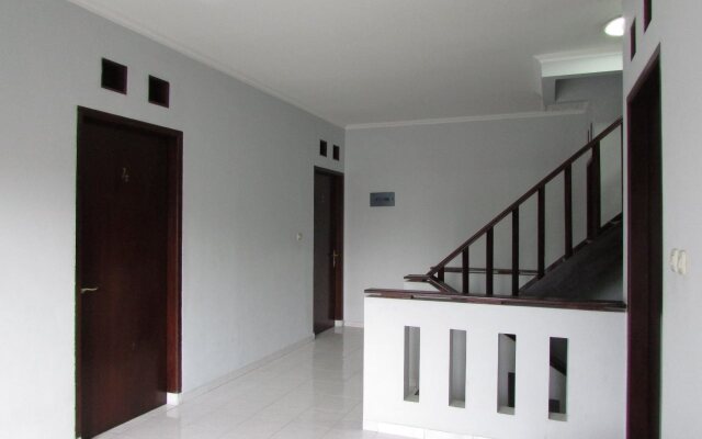 Guest House Roemah Nenekoe