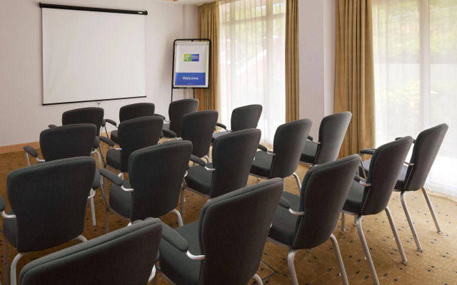 Holiday Inn Express Birmingham Redditch by IHG
