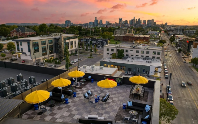 The Carter 201 by Avantstay 4BR Balcony