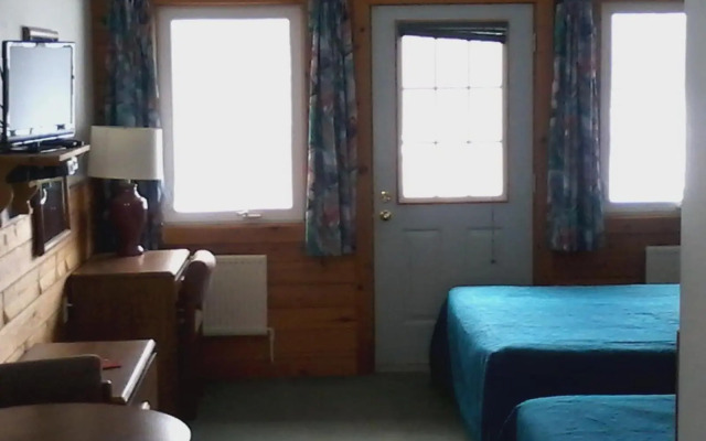 Quiet Bay Inn & Café