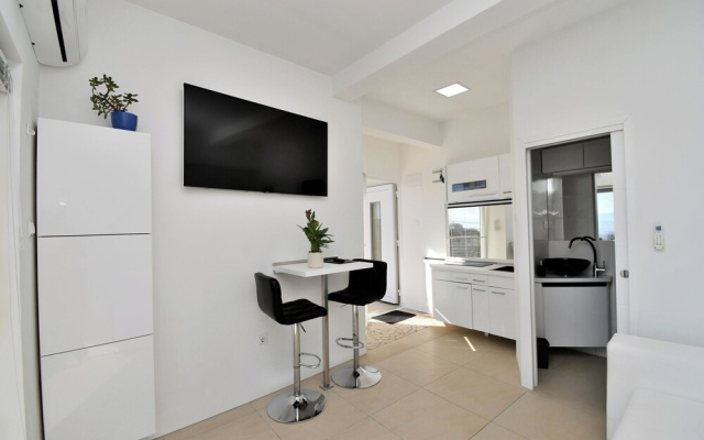Apartments Lux With Pool
