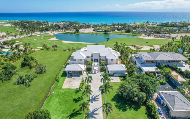 Stunning 6BR Villa With Ocean View in Cap Cana