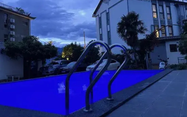 Dali pull canghaiyue inn