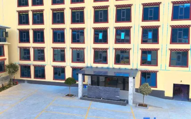 Yunzhibin Hotel – Exterior – Lijiang