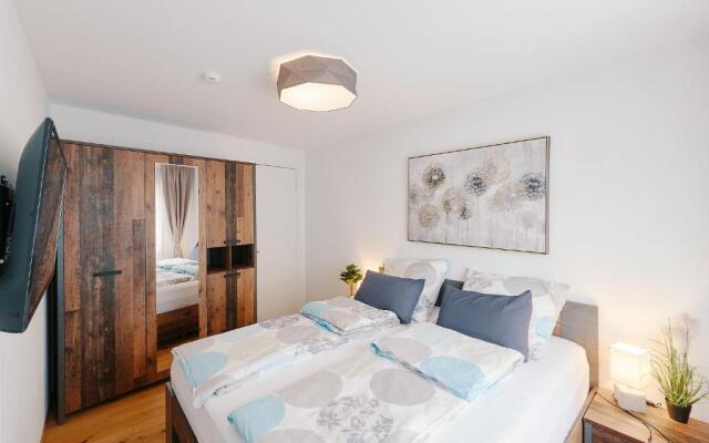 Luxus Neubau 5 min zu Talstation & Caumasee