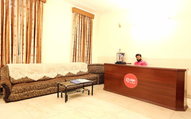 OYO Flagship 402 Hotel Noida Residency