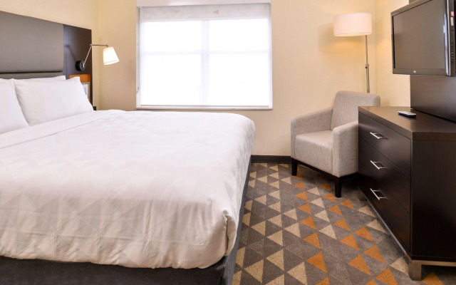 Holiday Inn & Suites Dallas-Addison by IHG