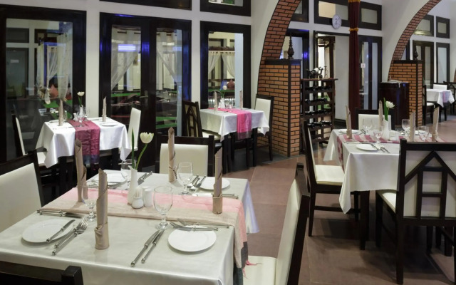 Treasure Oasis Hotel