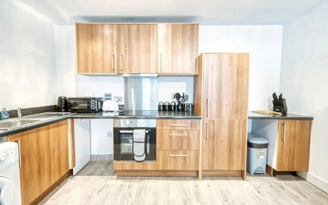 Spacious 2 Bed Apartment in Birmingham