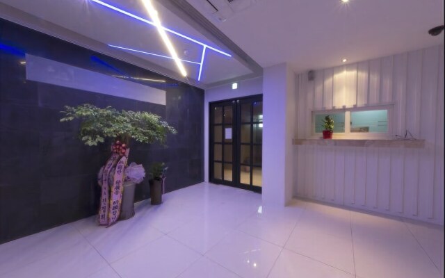 The Lazzi Hotel Dongnae