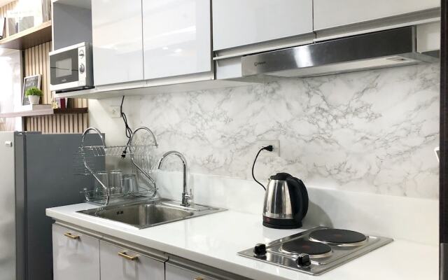 One Bedroom Balcony With Great Location and Value
