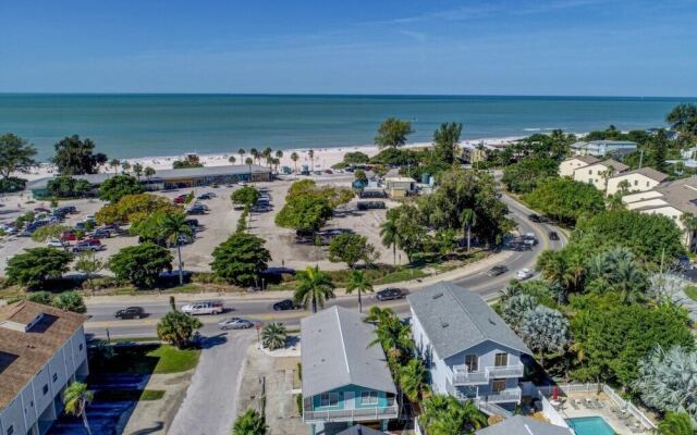 The Anna Maria Island Beach Castaway 1